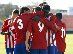 Celebración de un gol del Atlético B ante el Navalcarnero
